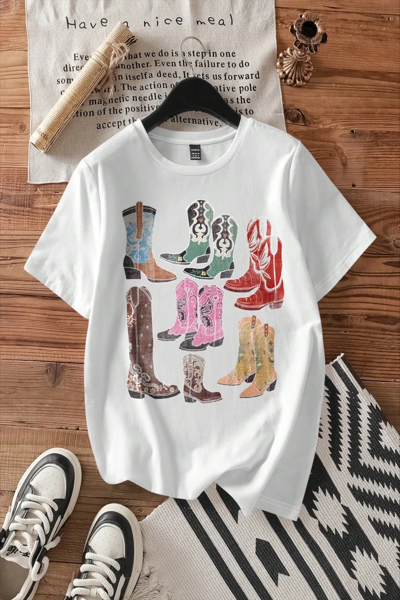 Casual Renkli Botlar Grafik Slim Fit Mürettebat Yaka Kısa Kollu Kadın Tişörtü, Yaz Ret