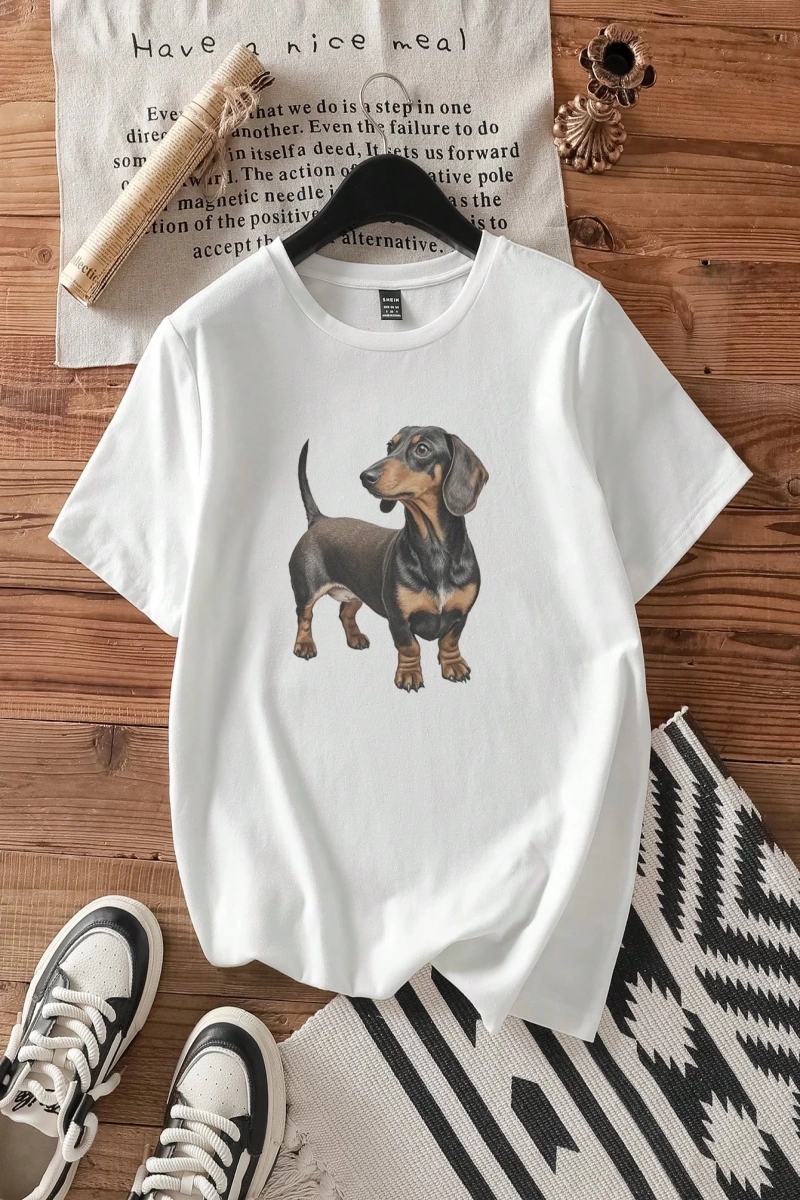 Casual Retro Dachshund Grafik Yuvarlak Yaka Kısa Kollu Dar Kesim Kadın Tişörtü,