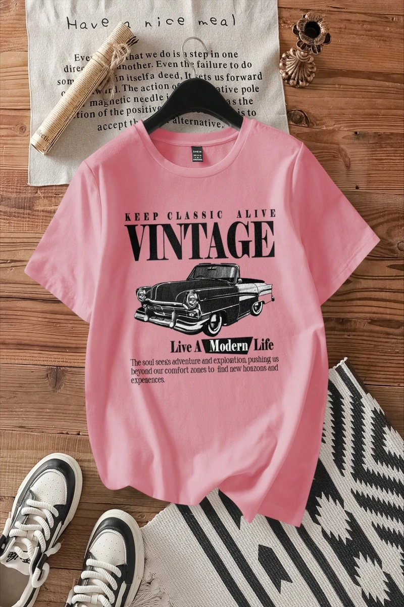 Casual Retro Kırmızı Araba Desenli %50 Pamuk Kadın Tişört