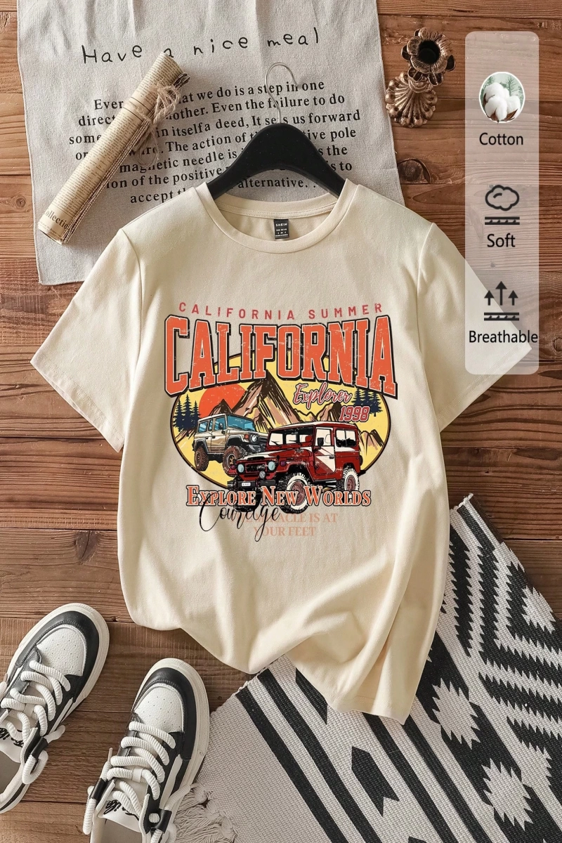 Casual Retro Kırmızı Araba Desenli %50 Pamuk Kadın Tişört