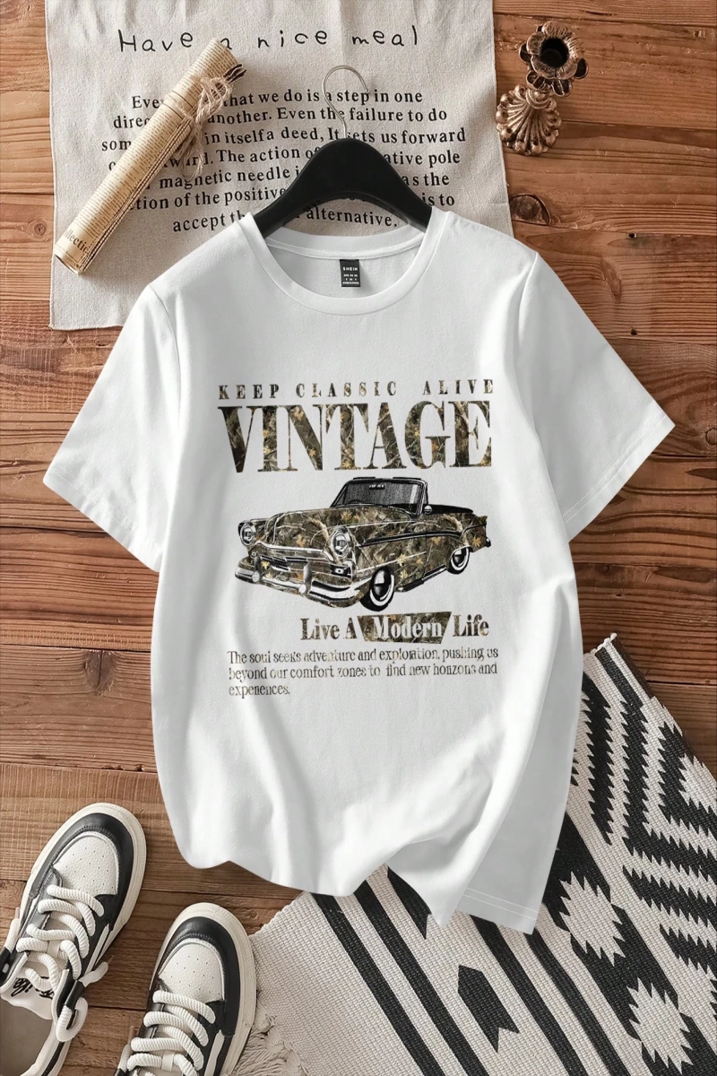 Casual Retro Kırmızı Araba Desenli %50 Pamuk Kadın Tişört