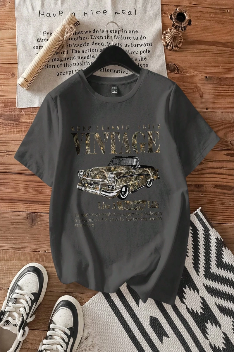 Casual Retro Kırmızı Araba Desenli %50 Pamuk Kadın Tişört