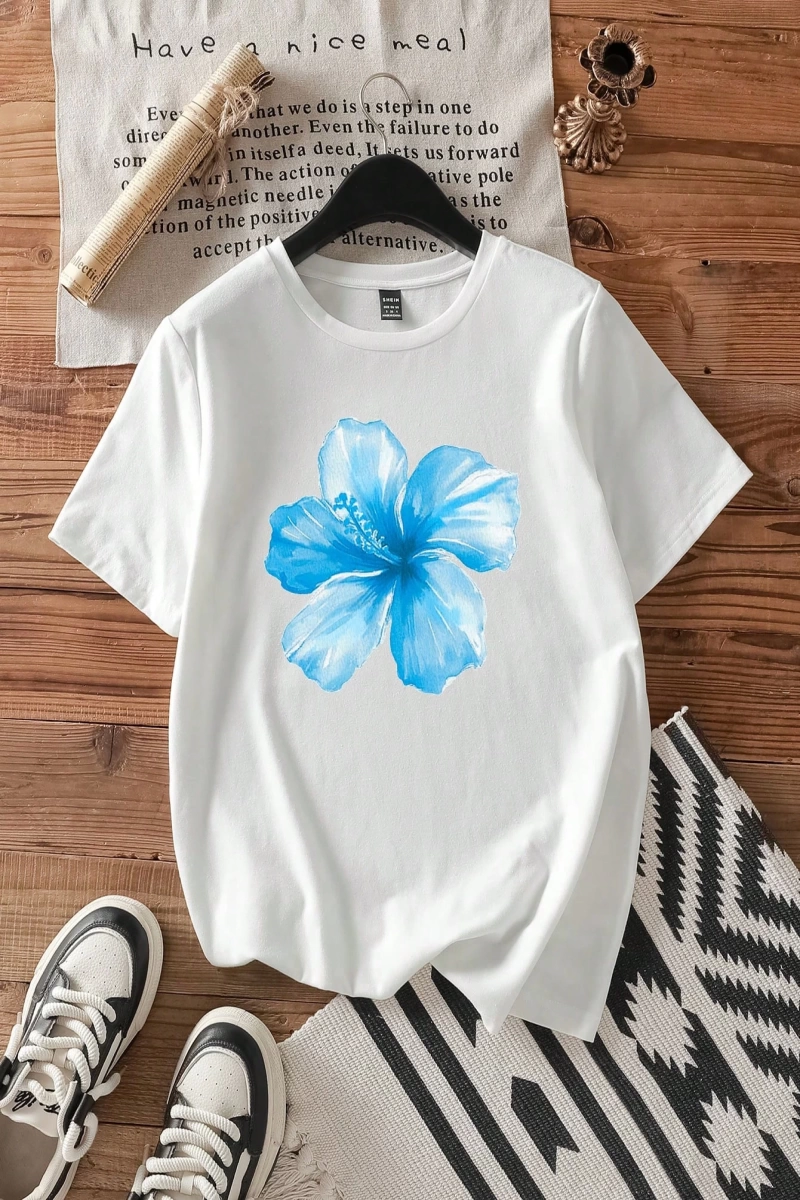 Casual Retro Kırmızı Araba Desenli %50 Pamuk Kadın Tişört