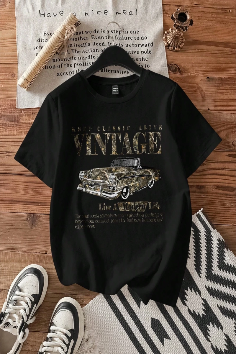 Casual Retro Kırmızı Araba Desenli %50 Pamuk Kadın Tişört