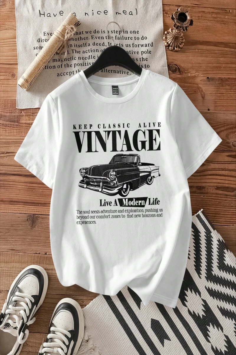 Casual Retro Kırmızı Araba Desenli %50 Pamuk Kadın Tişört