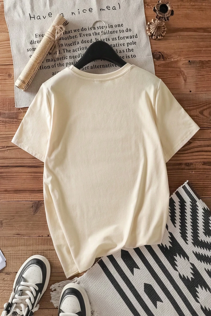 Casual Retro Kırmızı Araba Desenli %50 Pamuk Kadın Tişört