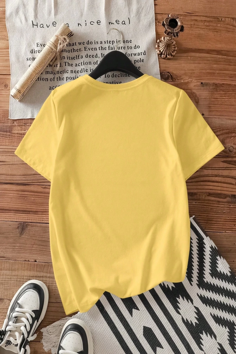 Casual Retro Kırmızı Araba Desenli %50 Pamuk Kadın Tişört