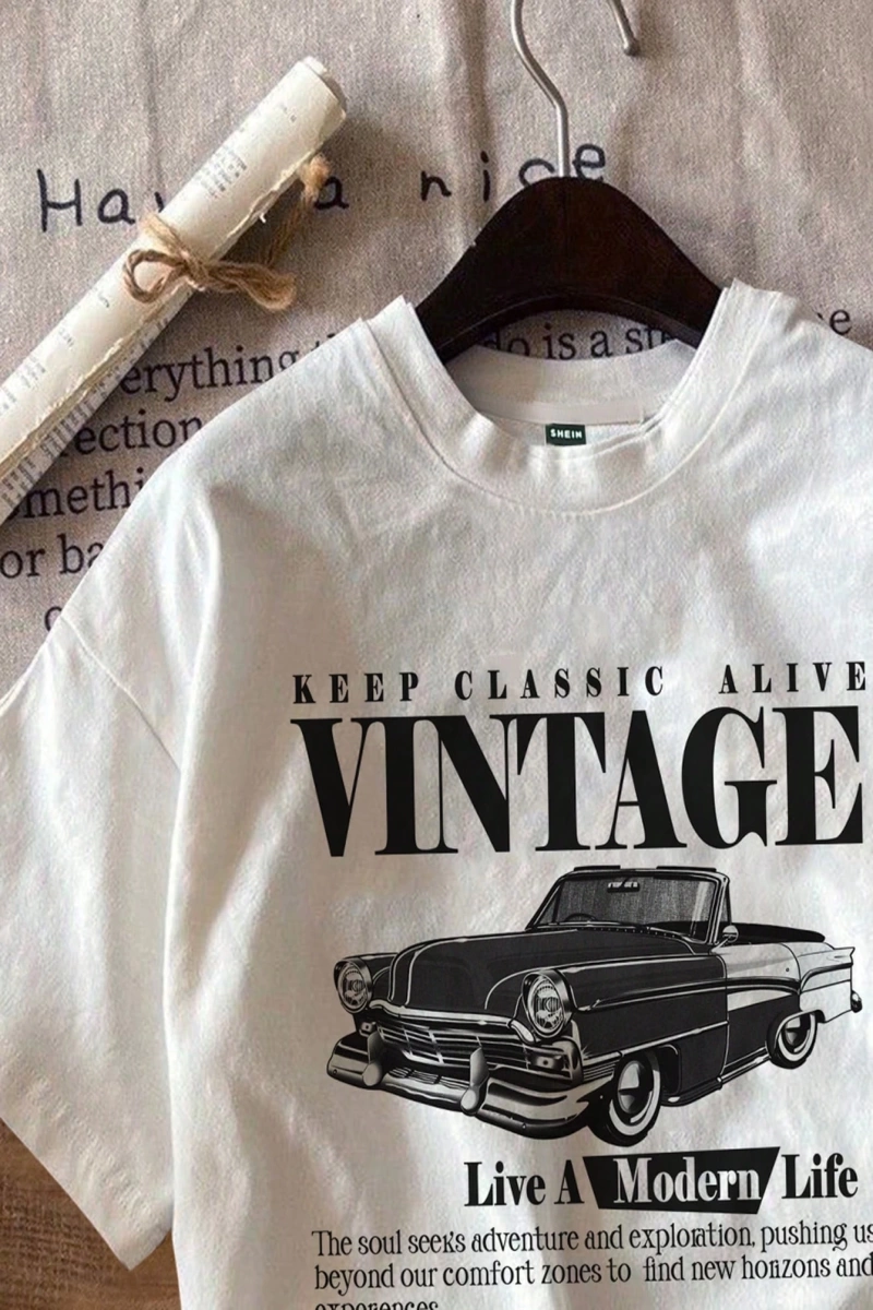 Casual Retro Kırmızı Araba Desenli %50 Pamuk Kadın Tişört