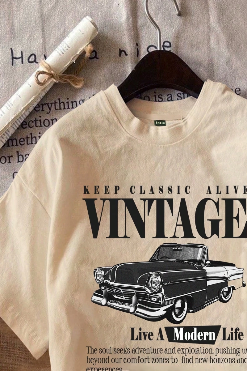 Casual Retro Kırmızı Araba Desenli %50 Pamuk Kadın Tişört