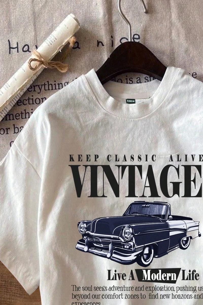 Casual Retro Kırmızı Araba Desenli %50 Pamuk Kadın Tişört