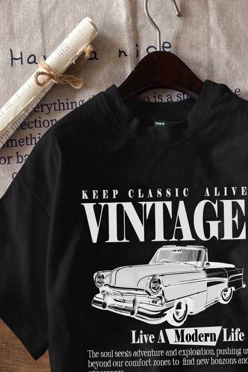 Casual Retro Kırmızı Araba Desenli %50 Pamuk Kadın Tişört