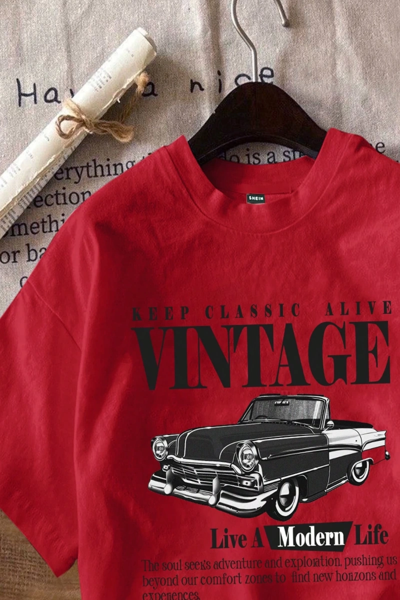 Casual Retro Kırmızı Araba Desenli %50 Pamuk Kadın Tişört