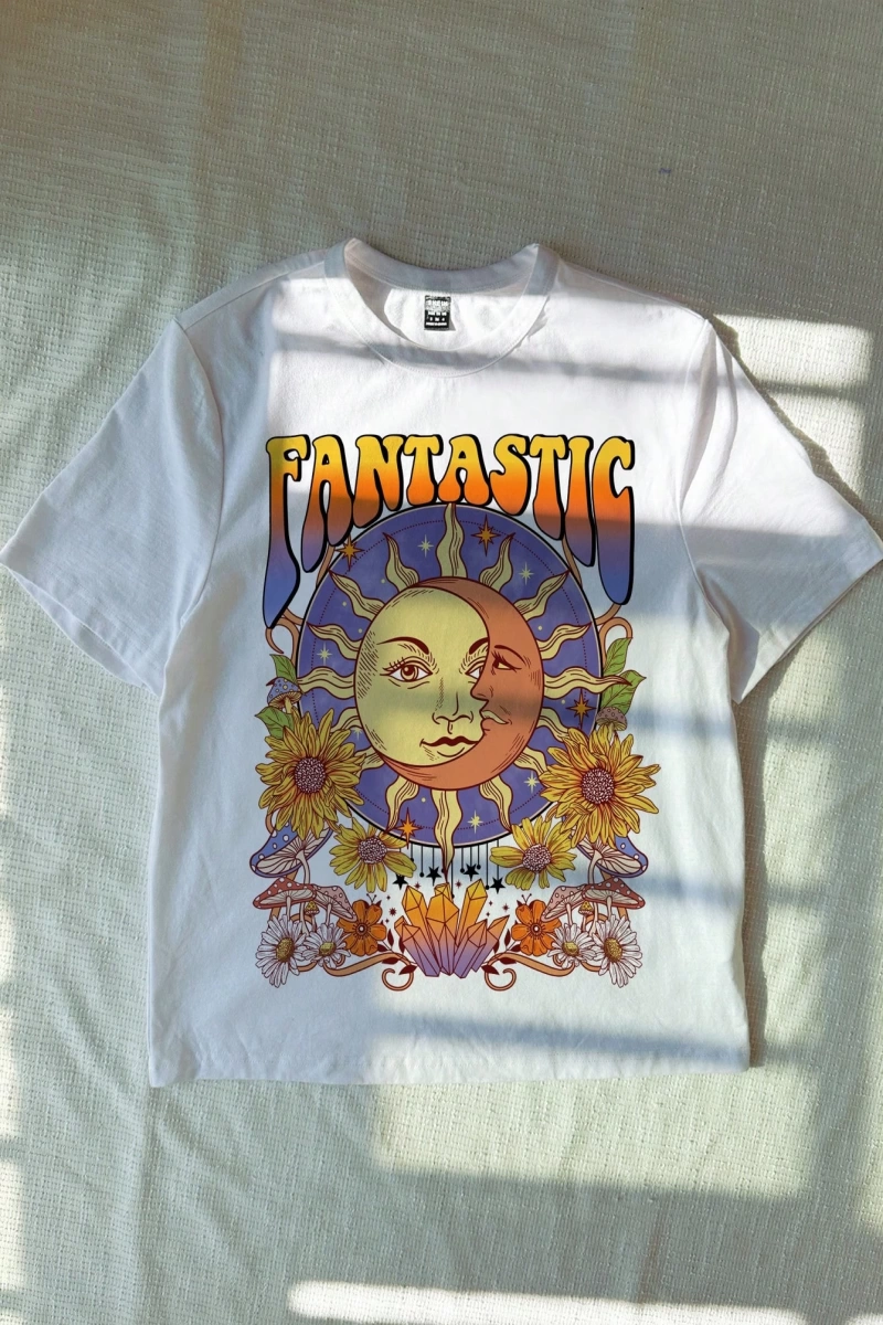 Casual Retro Kırmızı Araba Desenli %50 Pamuk Kadın Tişört