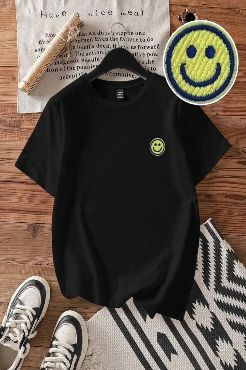 Casual Retro Kırmızı Araba Desenli %50 Pamuk Kadın Tişört