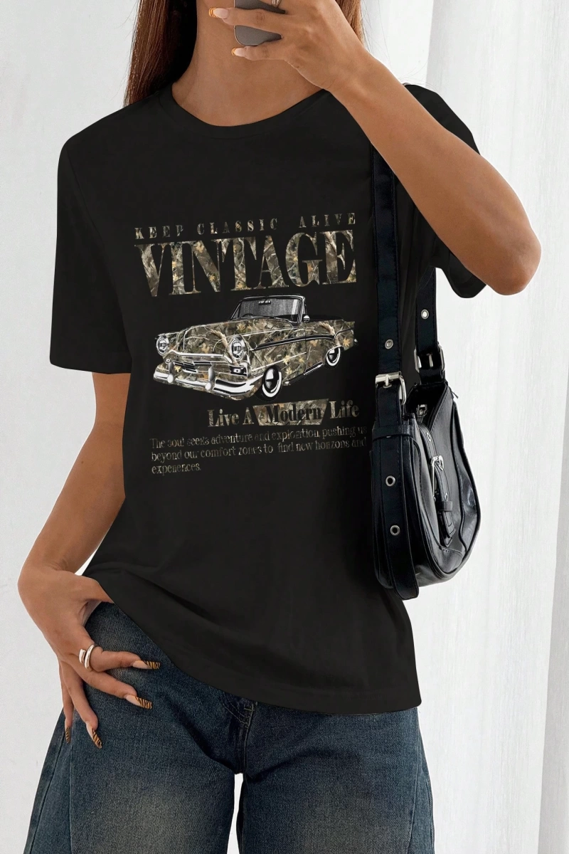 Casual Retro Kırmızı Araba Desenli %50 Pamuk Kadın Tişört