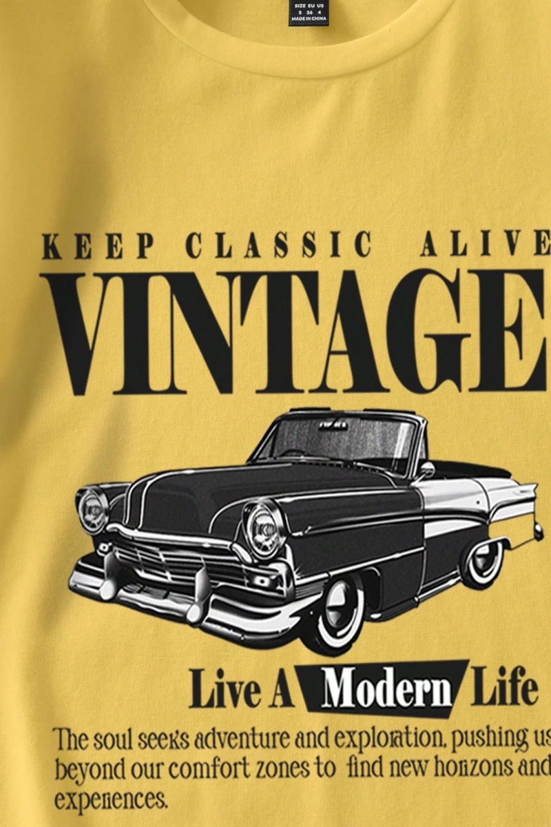 Casual Retro Kırmızı Araba Desenli %50 Pamuk Kadın Tişört