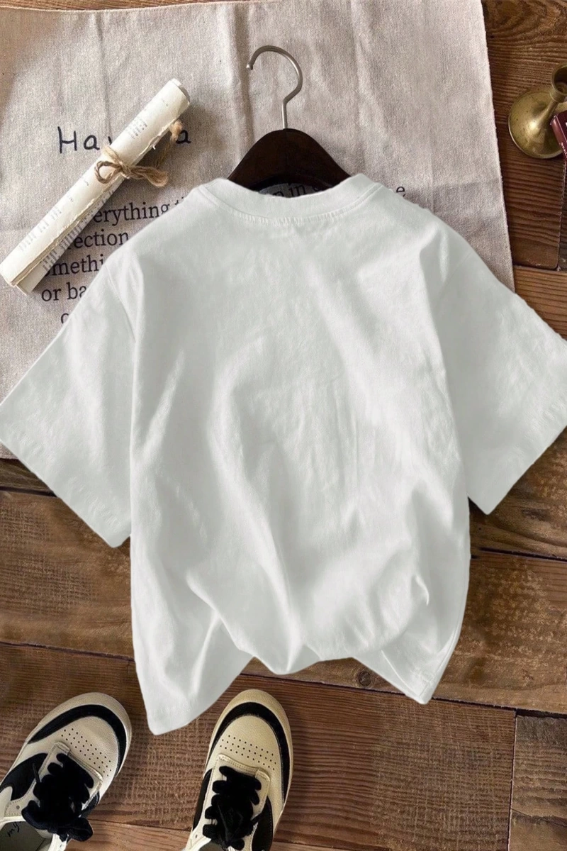 Casual Slogan ve Araba Grafikli Yuvarlak Yaka Kısa Kollu Slim Fit Kadın Tişörtü,