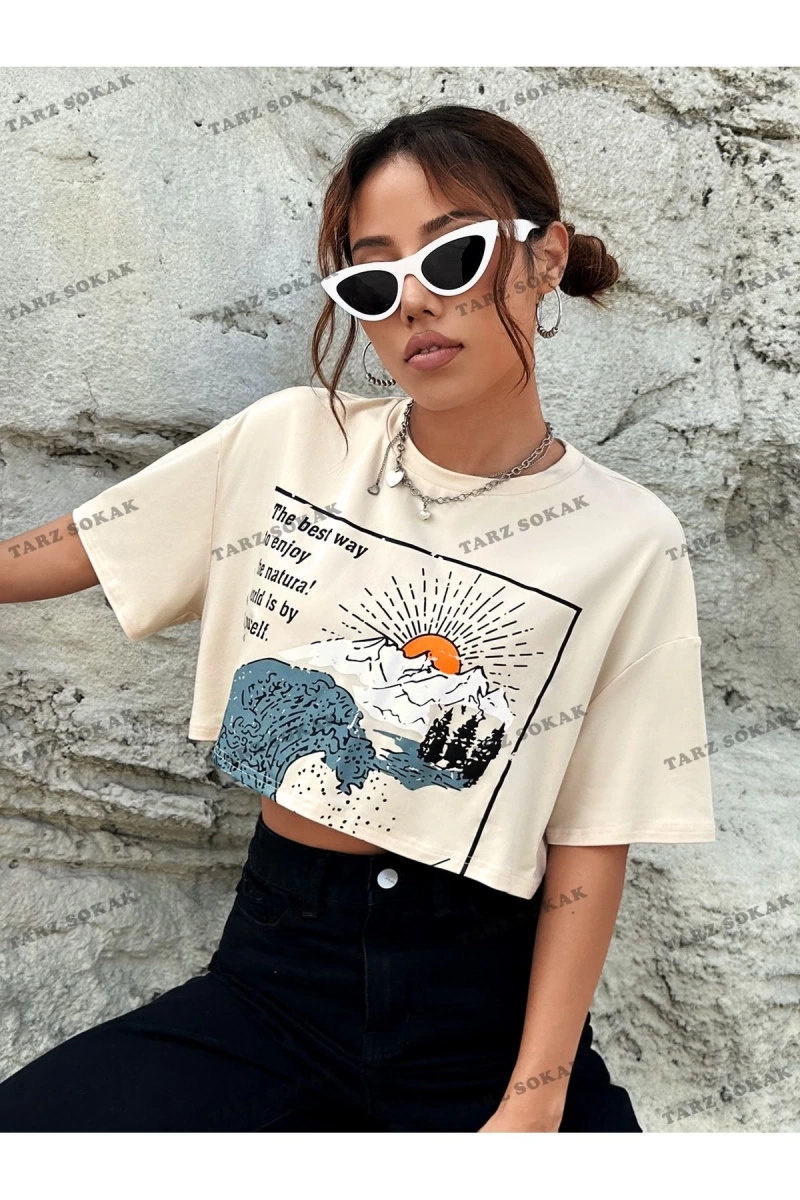 Crop CKOD-232913 Dalgalı ve Sloganlı Grafik Kısa