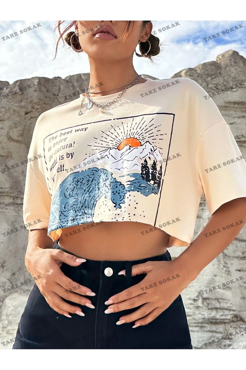 Crop CKOD-232913 Dalgalı ve Sloganlı Grafik Kısa