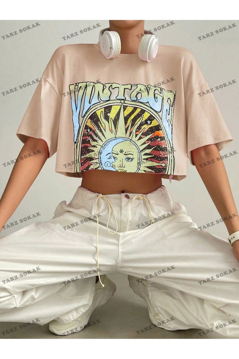 Crop CKOD-232913 Sun & Letter Grafikli Düşük Omuz Kısa