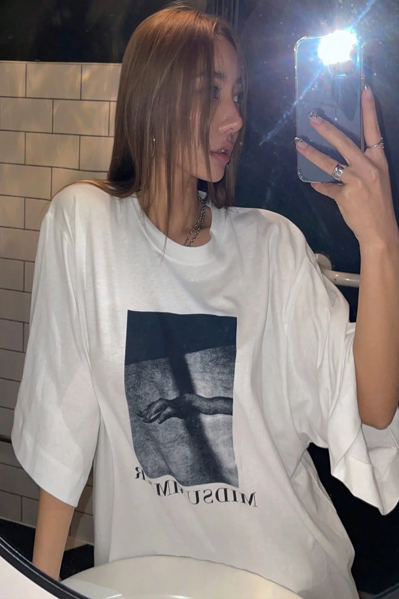 DAZY El ve Harf Grafik Düşük Omuzlu Büyük Boy Tişört Büyük Boy Tişört