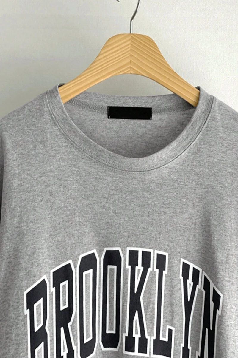 DAZY Harfli Grafik Düşük Omuzlu Büyük Boy Tişört