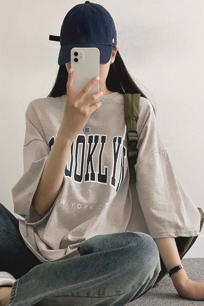 DAZY Harfli Grafik Düşük Omuzlu Büyük Boy Tişört