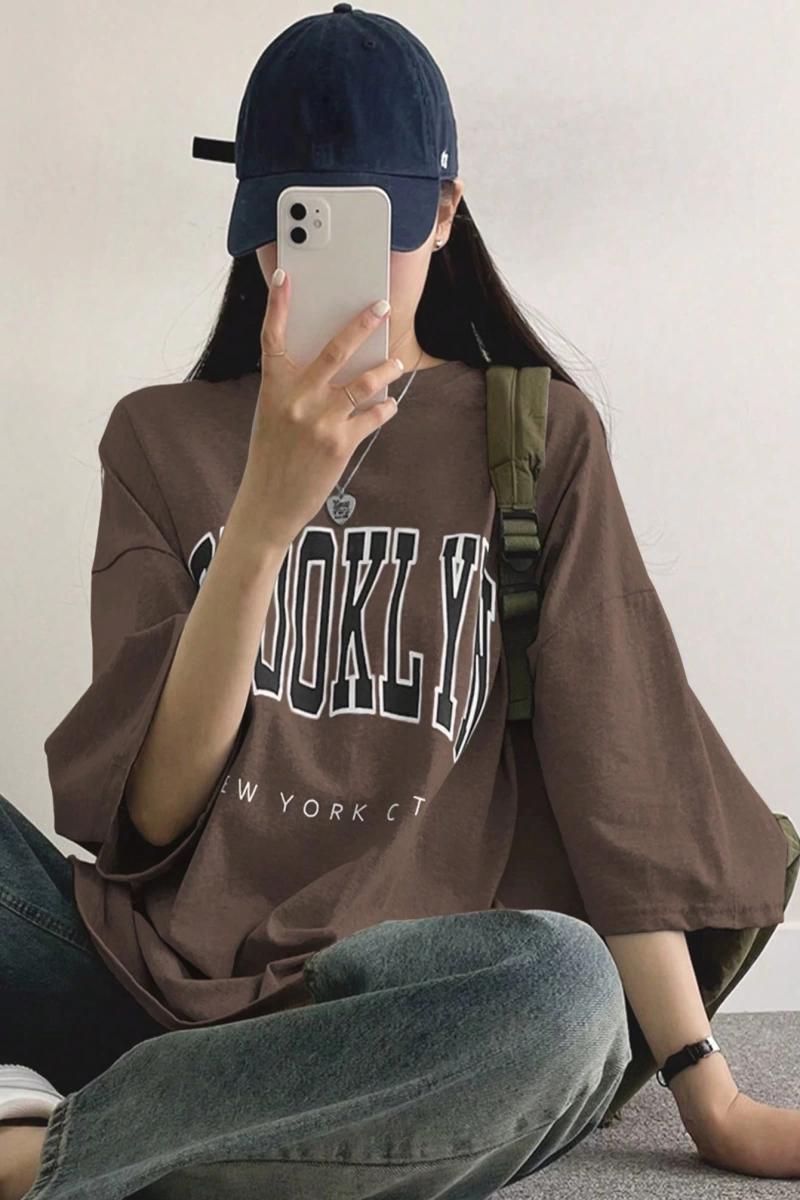 DAZY Harfli Grafik Düşük Omuzlu Büyük Boy Tişört