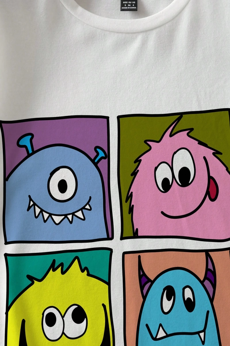 DAZY Harfli Grafik Düşük Omuzlu Tişört