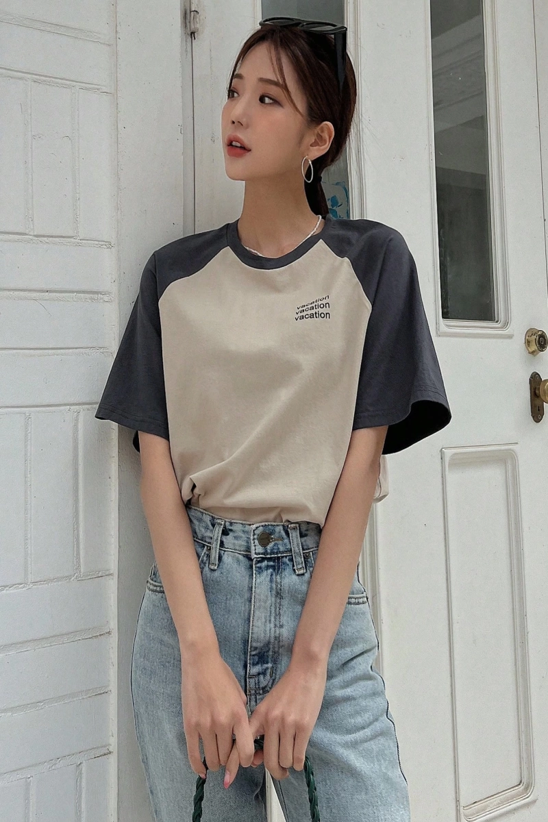 DAZY Harfli Grafik Kontrast Raglan Kollu Tişört