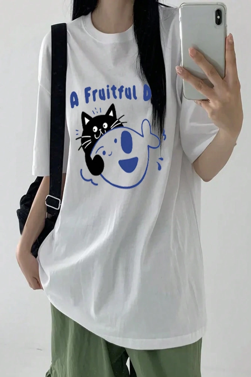 DAZY Kadın Bol Harf ve Kedi Grafik Baskılı Kısa Kollu Parlak Yeşil Tişört, İlkbahar/Yaz
