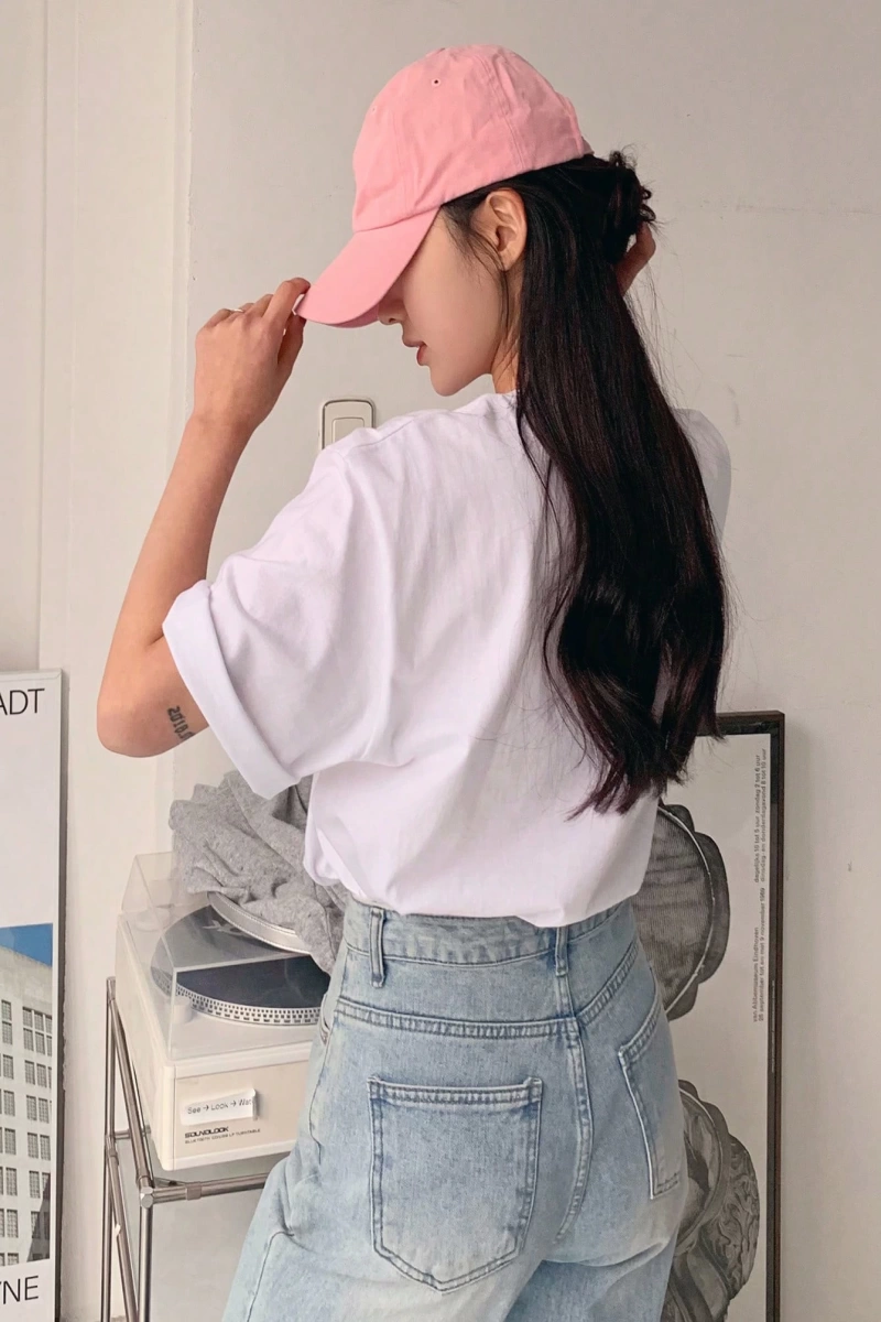 DAZY Kadın Yuvarlak Yaka Grafik Baskılı Tişört, Minimalist Moda Günlük Giyim