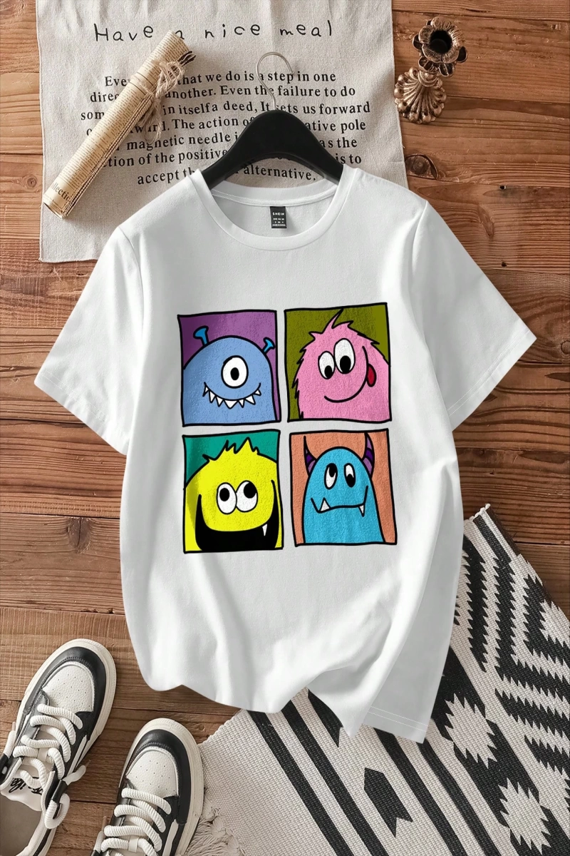 DAZY Kadın Yuvarlak Yaka İşlemeli Kontrast Renkli Kalp Minimalist Desenli Tişört