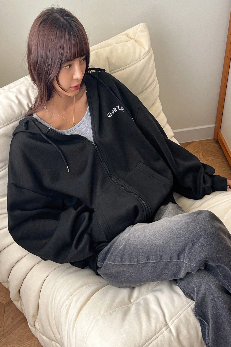 Dazy-Less 1 Adet Kadın Düz Renk İşlemeli Harf Polar Kapşonlu Sweatshirt Sweatshirt Model 5154