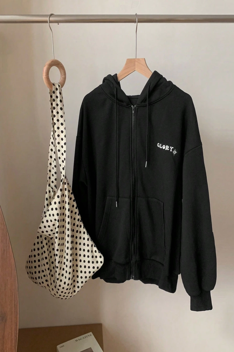 Dazy-Less 1 Adet Kadın Düz Renk İşlemeli Harf Polar Kapşonlu Sweatshirt Sweatshirt Model 5154