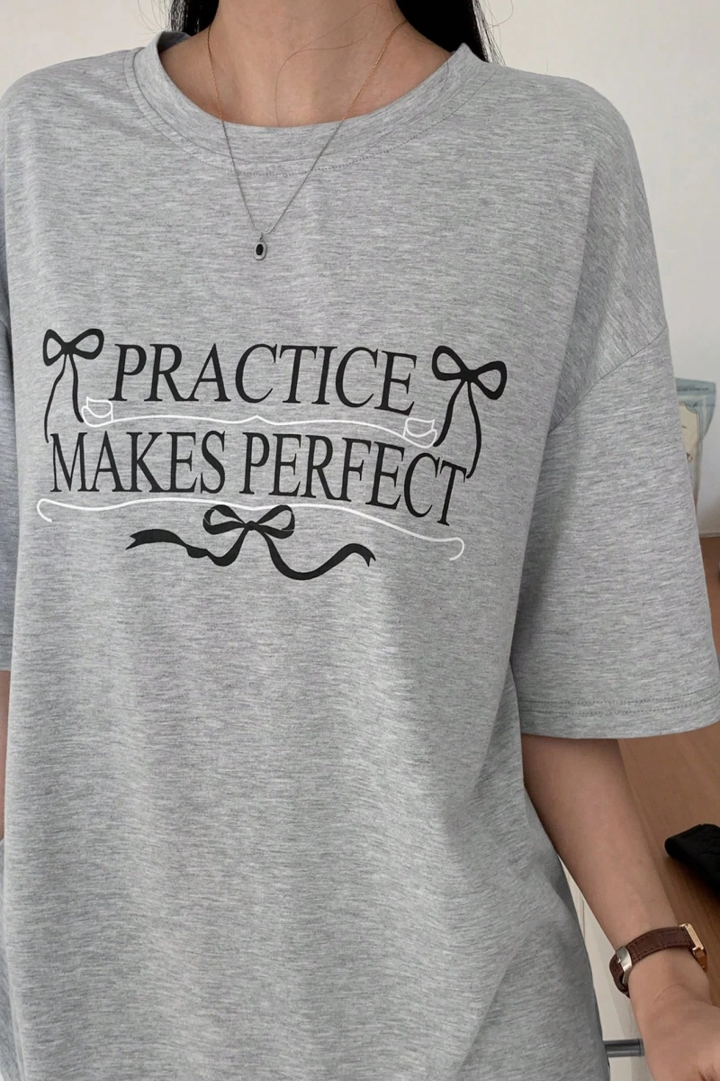 DAZY Loose Casual Letter Print Oversize Kadın Yuvarlak Yaka Düşük Omuz Tişört