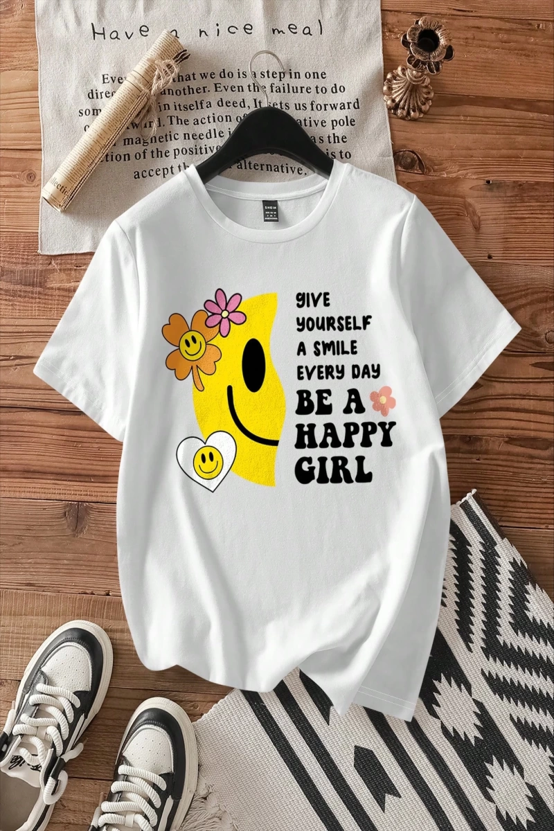 DAZY Slogan Grafik Düşük Omuz Tişörtü Memnuniyetle Her Gün Daha Fazla Yeni Şey Düşünün Memnun