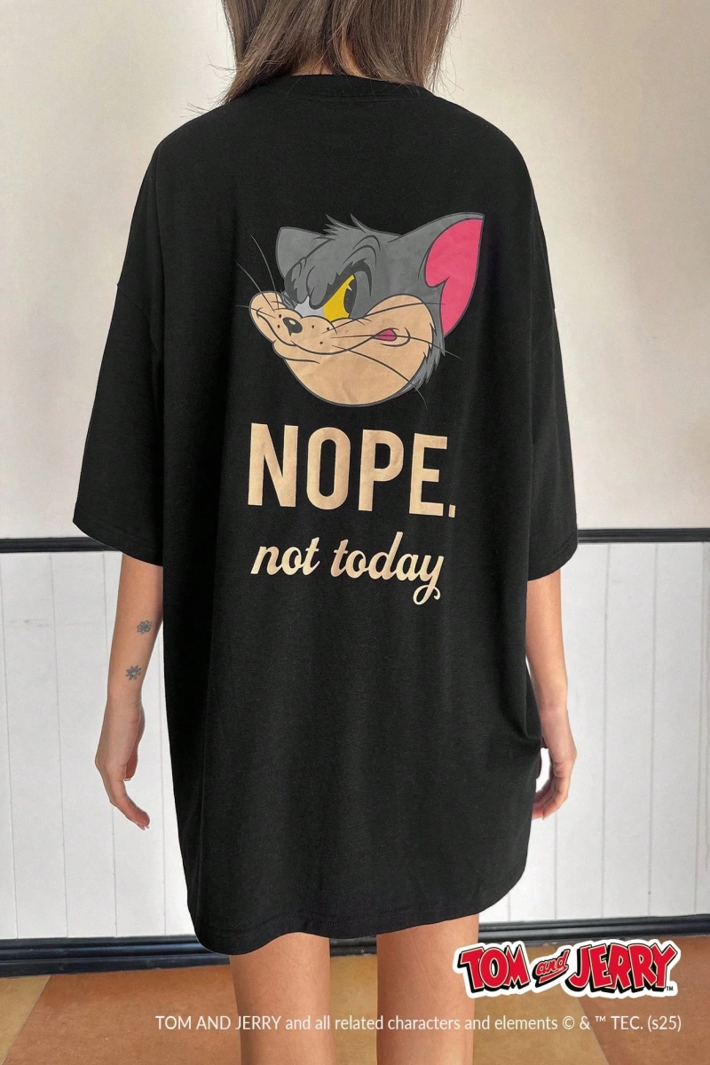 DAZY TOM AND JERRY X DAZY Bol Kesim Yuvarlak Yaka Mektup Baskılı Uzun Günlük Kadın Tişörtü