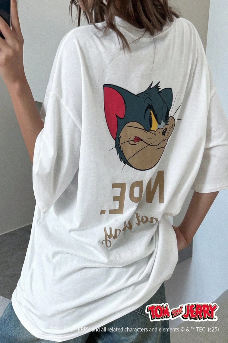 DAZY TOM AND JERRY X DAZY Bol Kesim Yuvarlak Yaka Mektup Baskılı Uzun Günlük Kadın Tişörtü