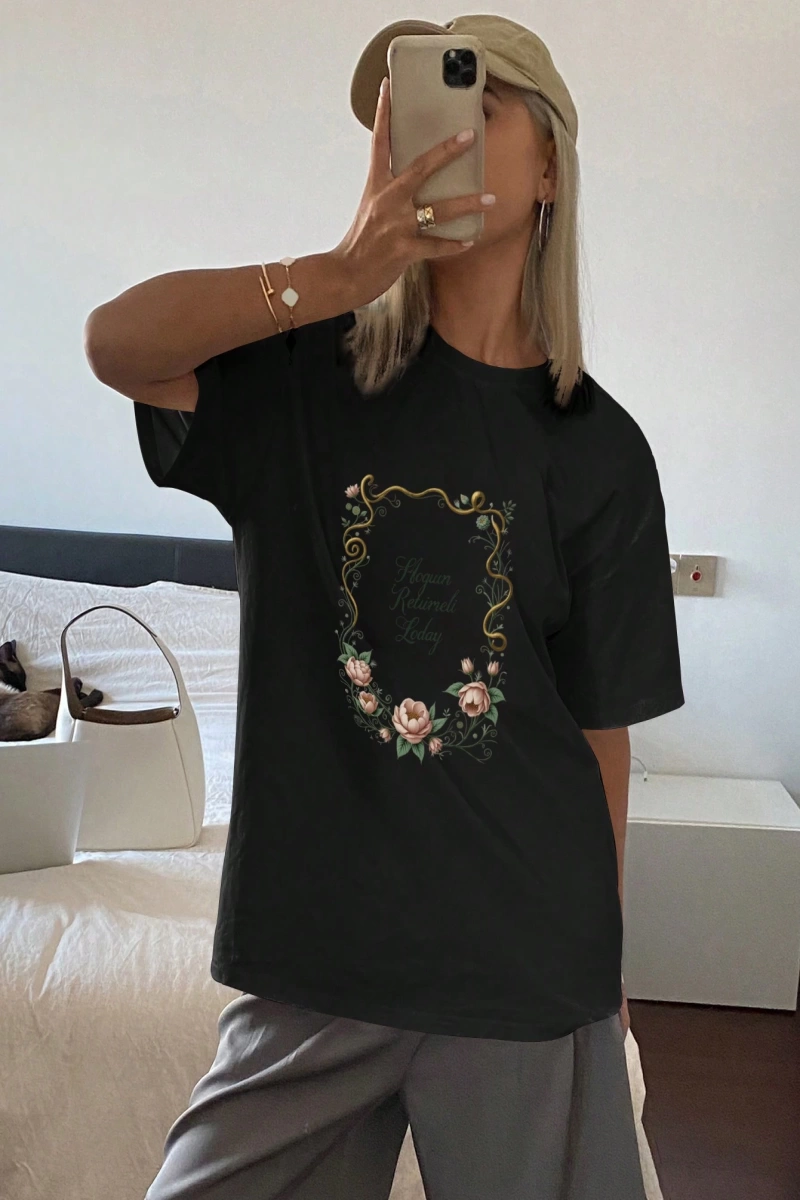 Düz Renk Yuvarlak Yaka Uzun Bol Kısa Kollu Kadın Tişörtü