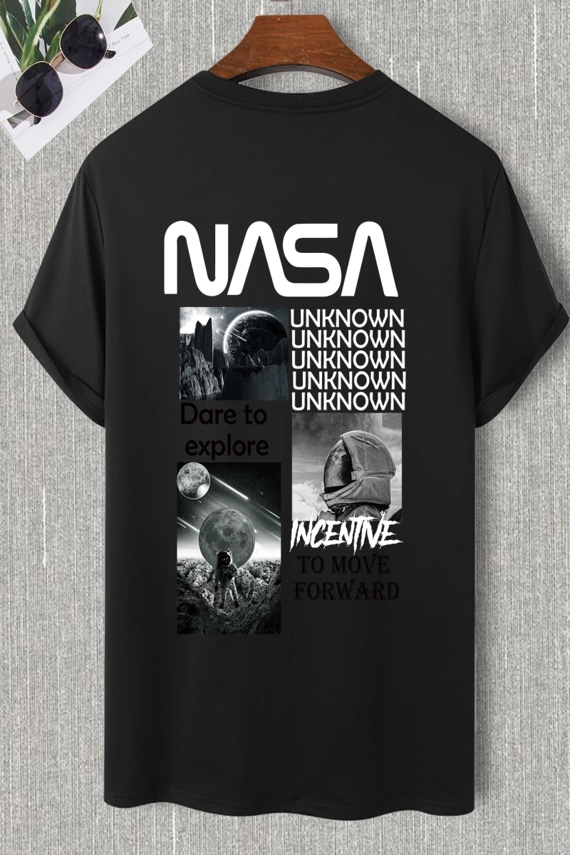 Erkek Astronot Ve Slogan Grafik Tişört