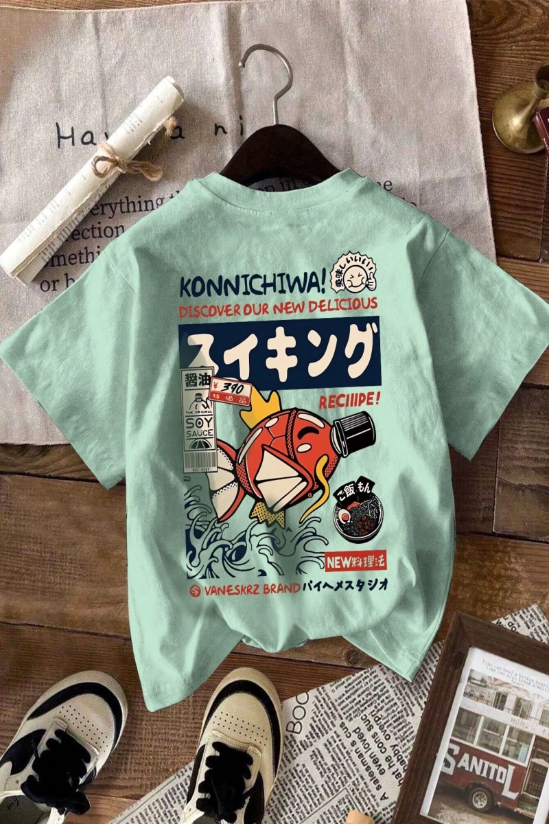 Erkek Beyaz Karikatür Balık Harf Ramen Rakam Baskılı Mürettebat Yaka Kısa Kollu Tişört, Günlü