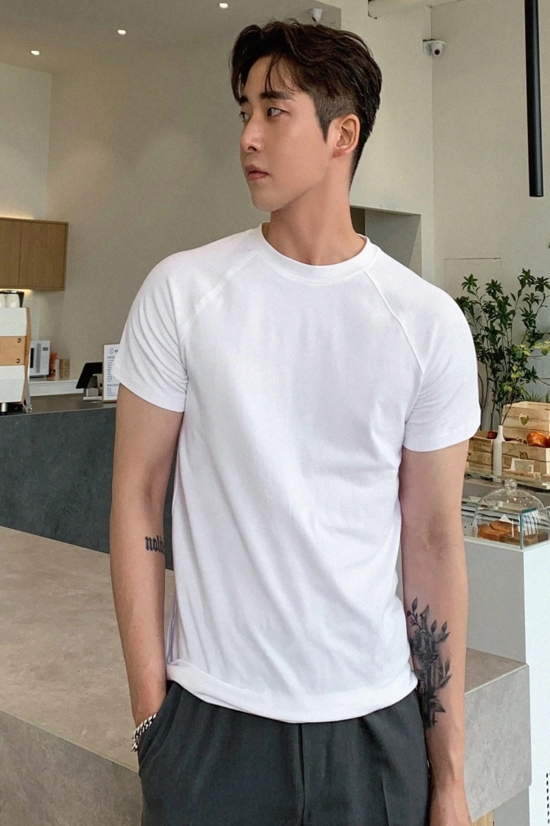 Erkek Pamuklu Düz Raglan Kollu Tişört