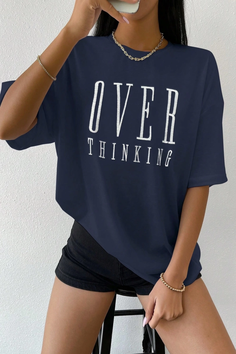 Flirla Düşük Omuzlu Harf Nakışlı Üst Grafik Tişörtler Kadın Üstleri