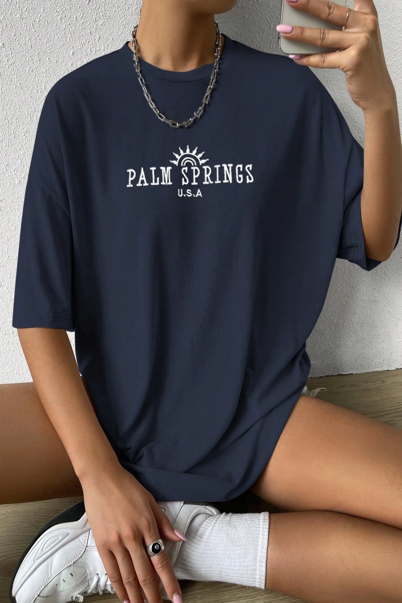 Flirla Sun & Letter Grafik Düşük Omuz Tişört Grafik Tişörtler Kadın Üstleri