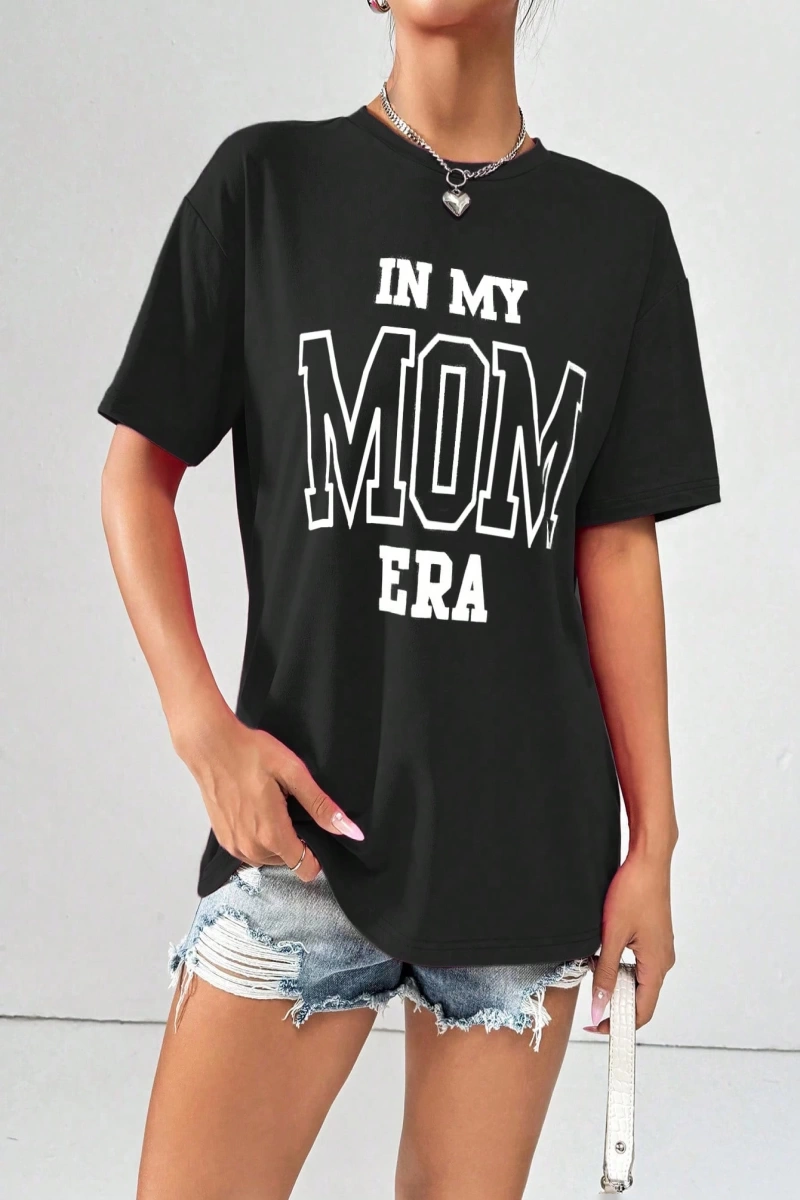 Flirla Yaz Rahat Bol Kesim Düşük Omuz Kısa Kollu Tişört Harfli Baskılı IN MY MOM ERA Grafik T