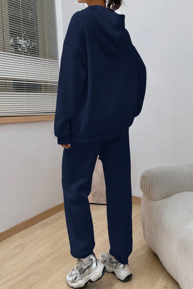 Harfli Grafik Kanguru Cepli Düşük Omuz Bağcıklı Kapşonlu ve Eşofman Altı
