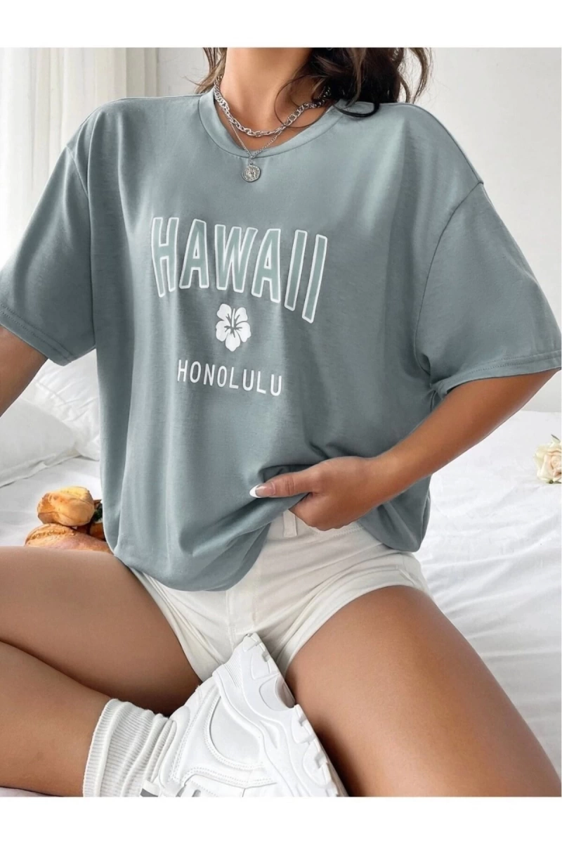 Kadın Açık Mavi Hawaii Honolulu Baskılı Oversize Bisiklet Yaka Tişört