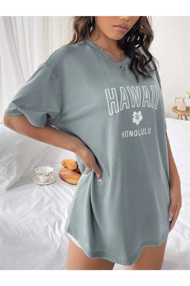 Kadın Açık Mavi Hawaii Honolulu Baskılı Oversize Bisiklet Yaka Tişört