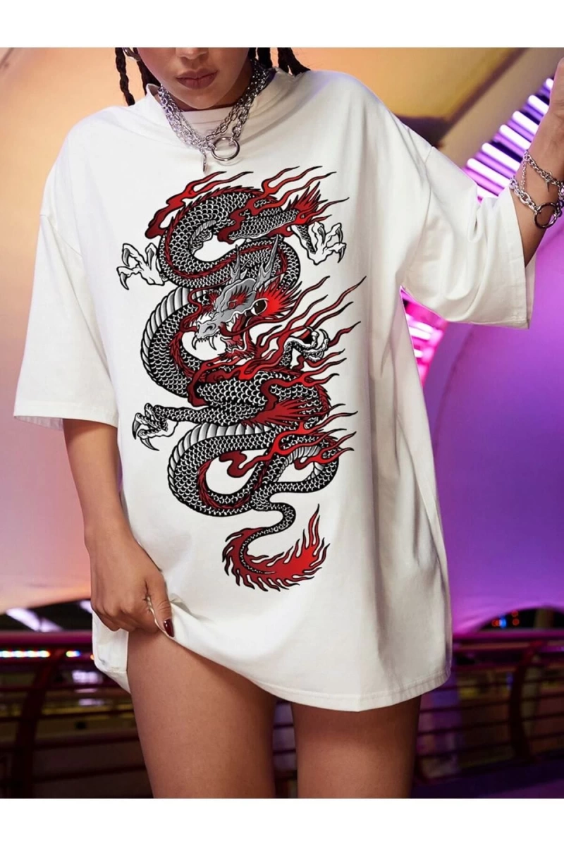 Kadın Beyaz Dragon Baskılı Oversize Bisiklet Yaka T-shirt